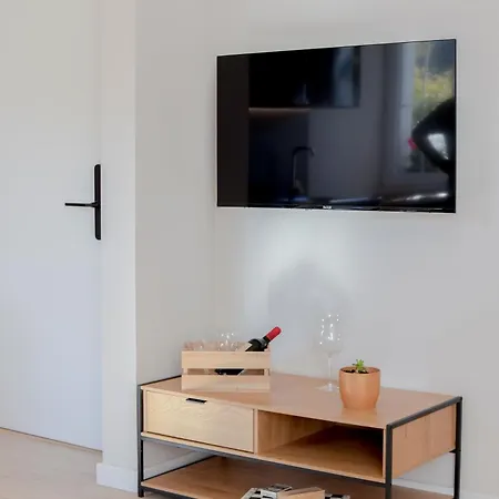 Lana Luxe Apartment